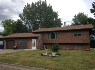 219 Riviera Dr, Beulah, ND 58523