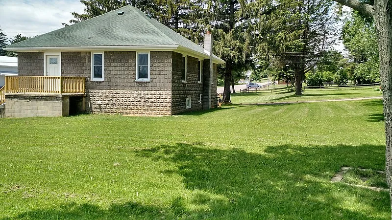 133 Miller St photo 1