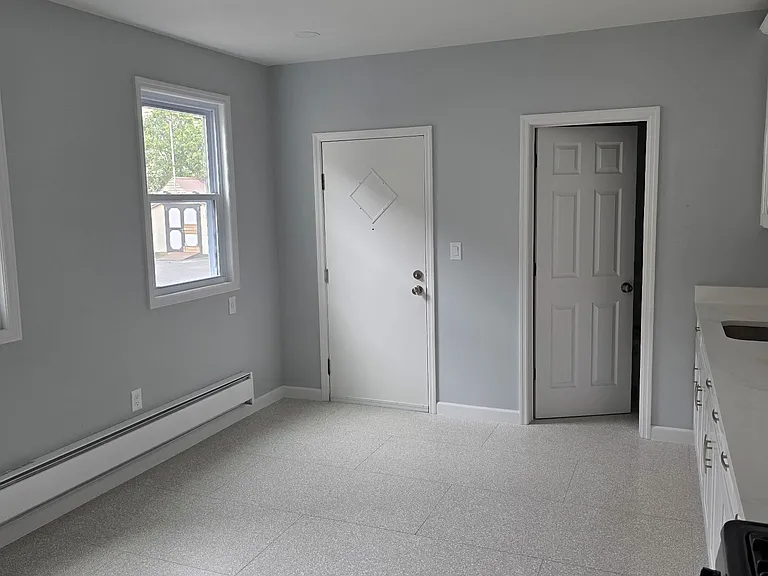 812-814 Bayway #2B — Photo 16