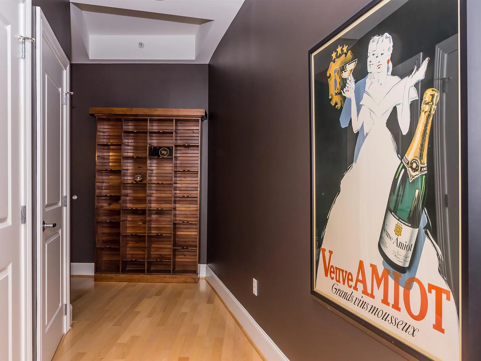 2 bed, 2.0 bath, 1238 sqft, $2,500 — Photo 3