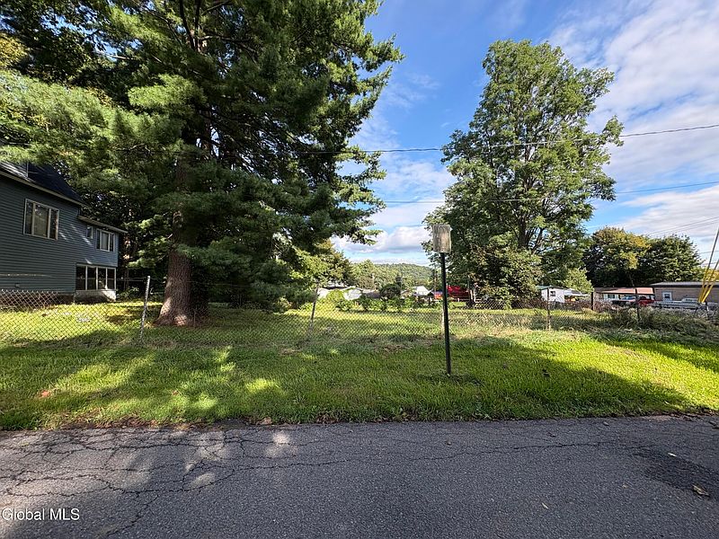 4th image of 10 N Bridge Street