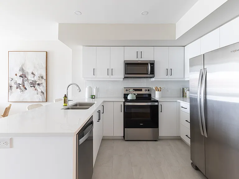 4286 King St E — Photo 25