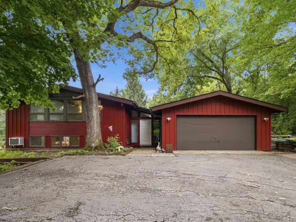 507 Shady Ln, North Barrington, IL 60010