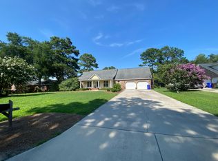 614 E Hobcaw Dr, Mount Pleasant, SC 29464