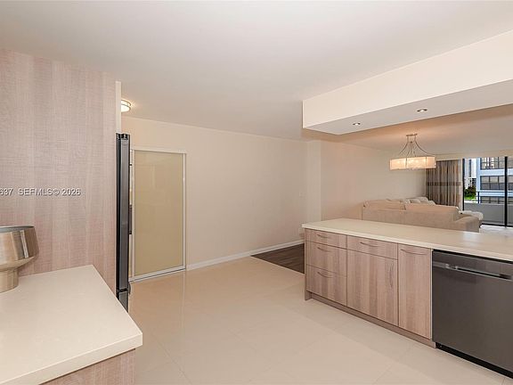 4th image of 600 Three Islands Blvd APT 521