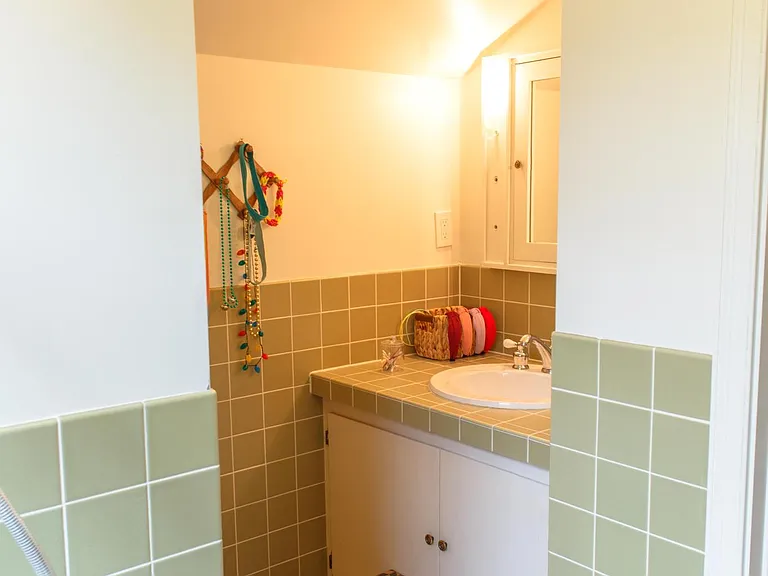 10 Robin St NW — Photo 6