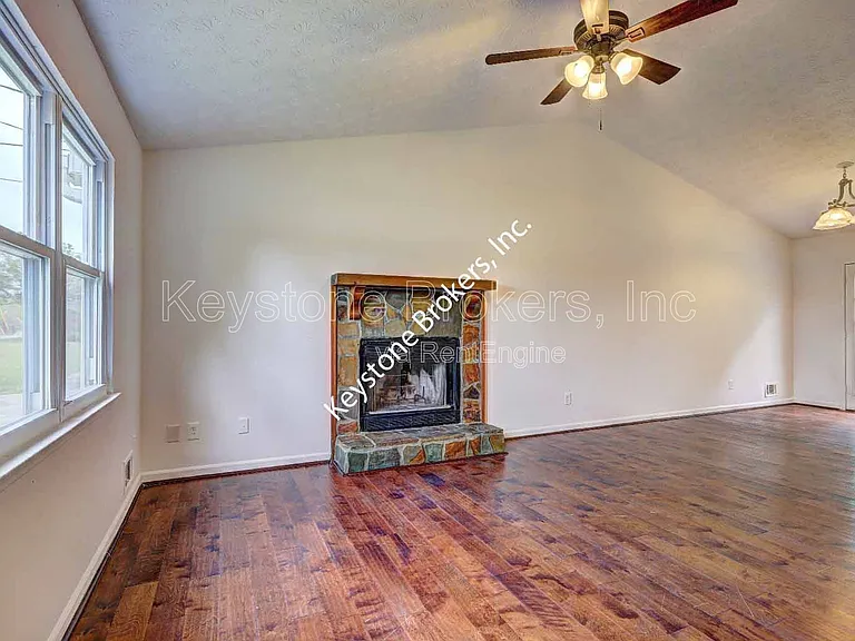 1277 Iron Gate Blvd — Photo 3