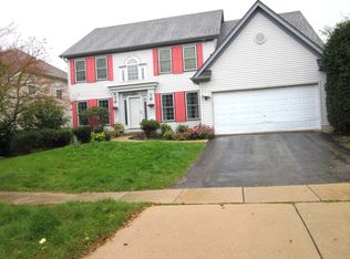 571 Carriage Way, South Elgin, IL 60177