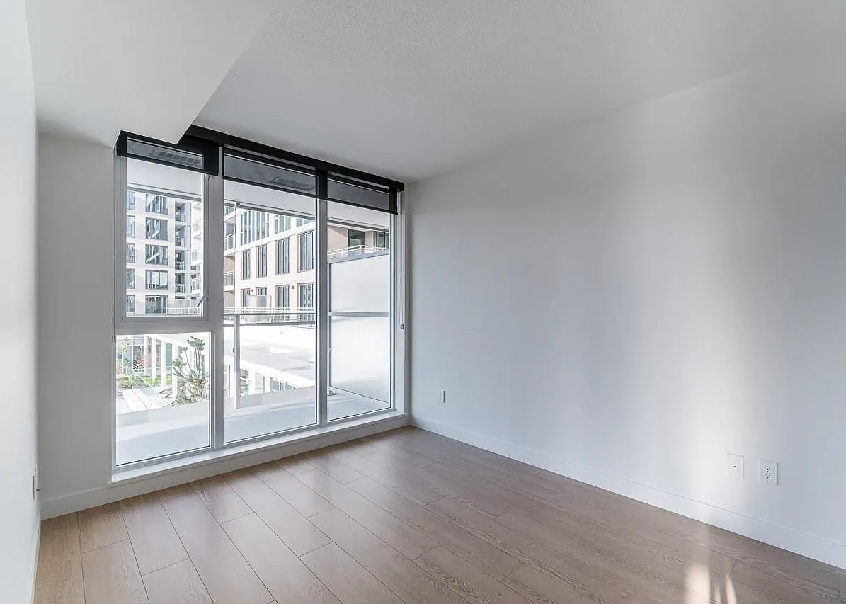 3 bed, 1100 sqft, $3,550 — Photo 3