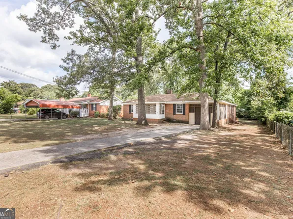 318 Cherokee Dr, Warner Robins, GA 31093