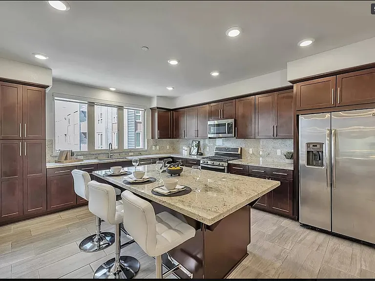 421 Vineyard Ave #21 — Photo 13