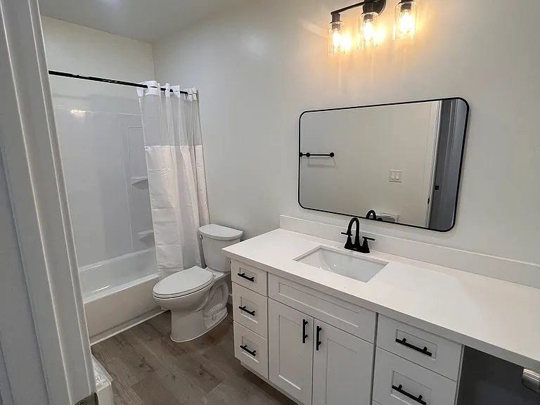 411 N 21st St #303 — Photo 8