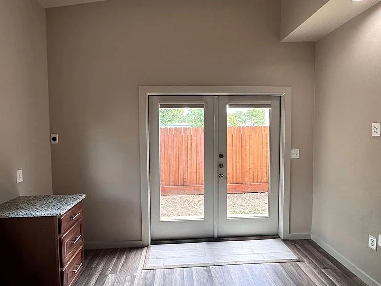 6407 Hopkins Dr #C — Photo 10