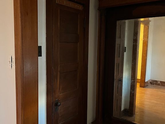 2nd image of 7022 S Union Ave
