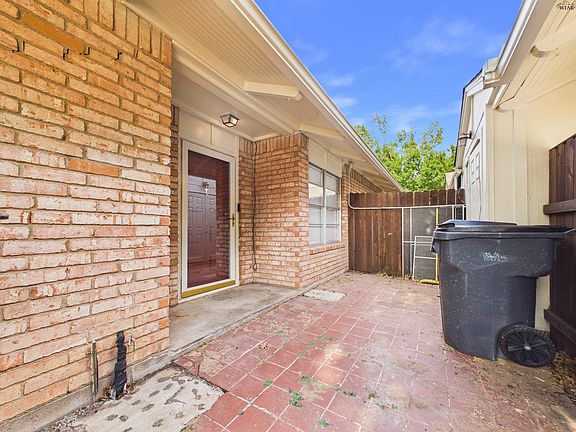3rd image of 4501 Spanish Trce APT 2