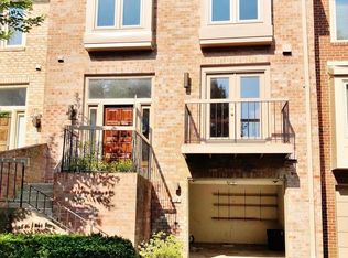 12 Valerian Ct, Rockville, MD 20852