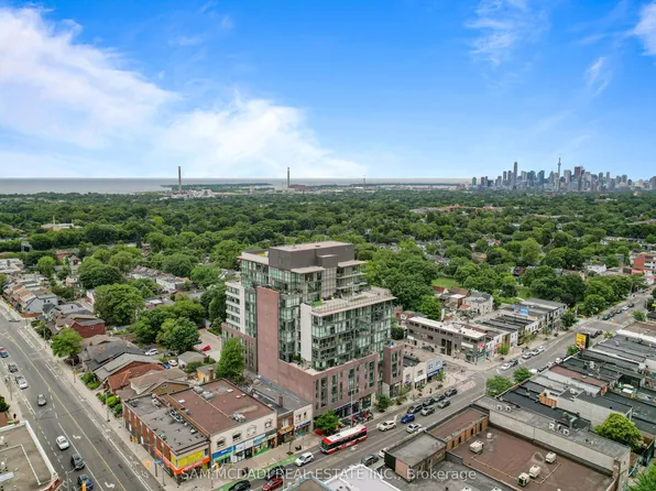 2055 Danforth Ave #903, Toronto, ON M4C 1J8