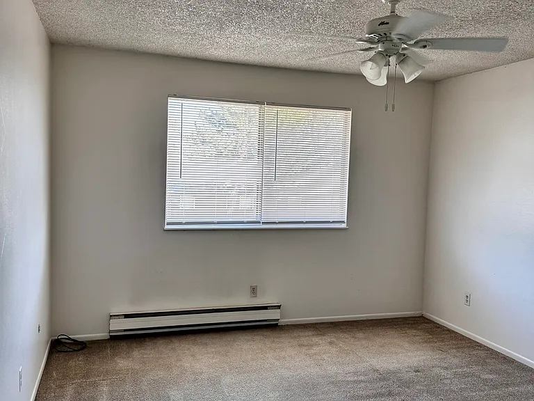 726 Delaware Ave #D — Photo 4