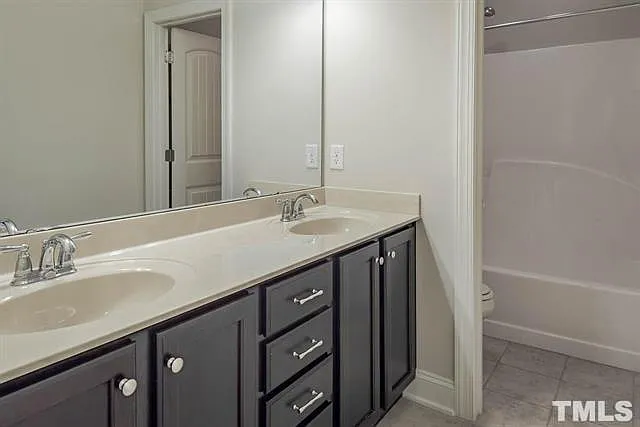 726 Weavers Ridge Dr — Photo 17