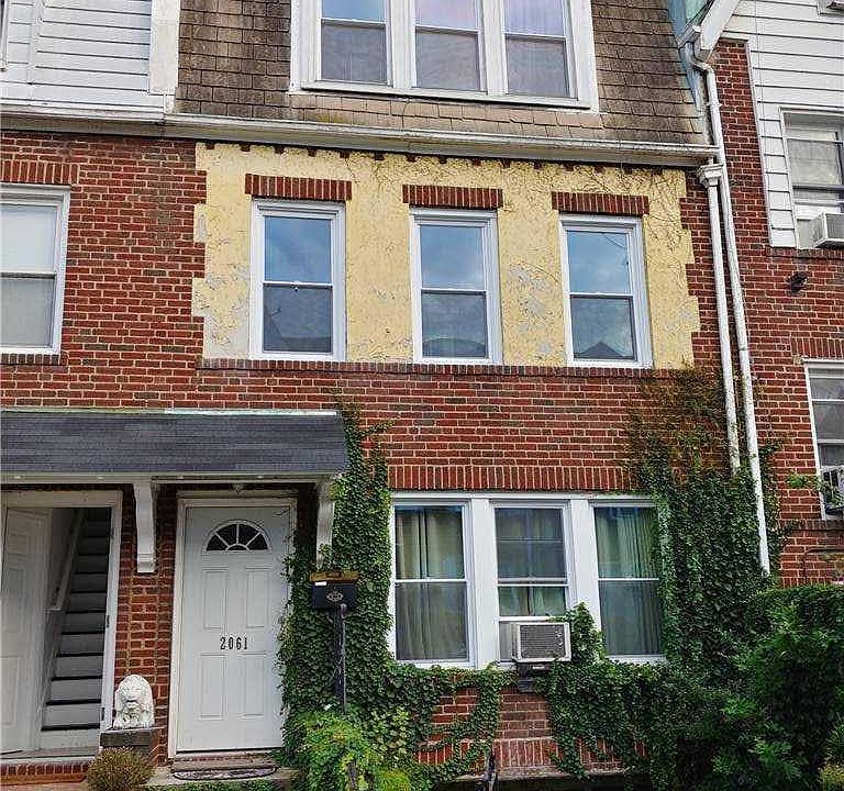 1st image of 20-61 32nd St