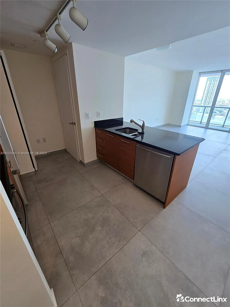Building Photo - 50 Biscayne Blvd #3307