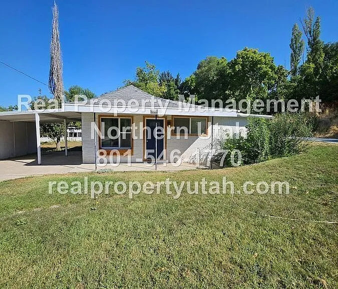 662 E 4th St #COPY — Photo 2