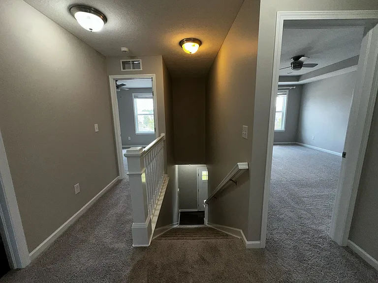 2195 Holiday Valley Dr — Photo 19