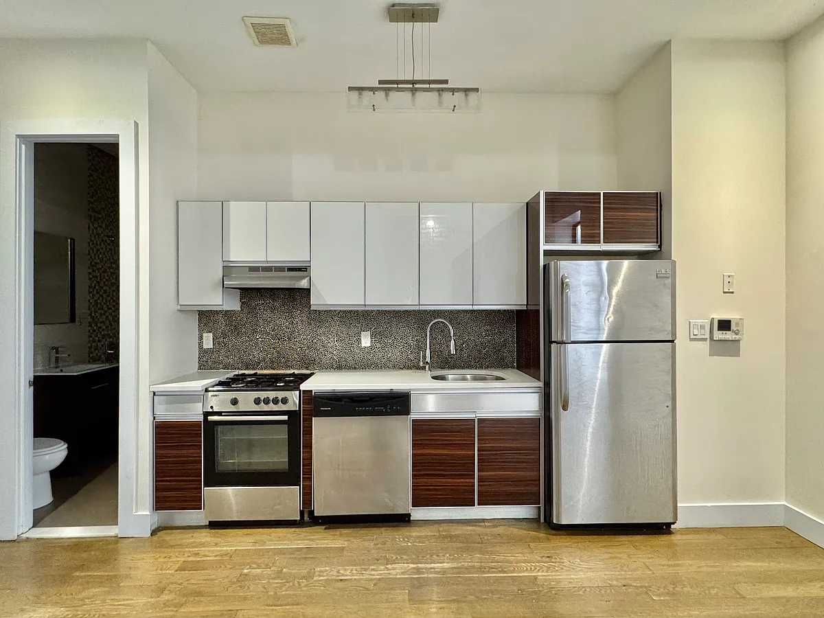 Building Photo - 317 Knickerbocker Ave #3R