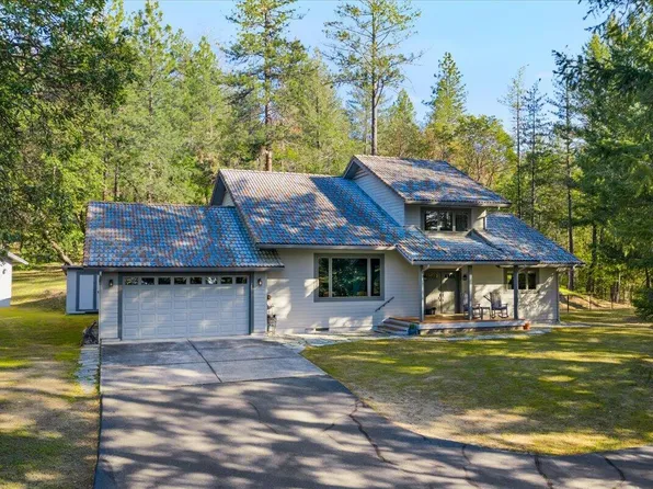 2267 Old Military Rd, Central Point, OR 97502