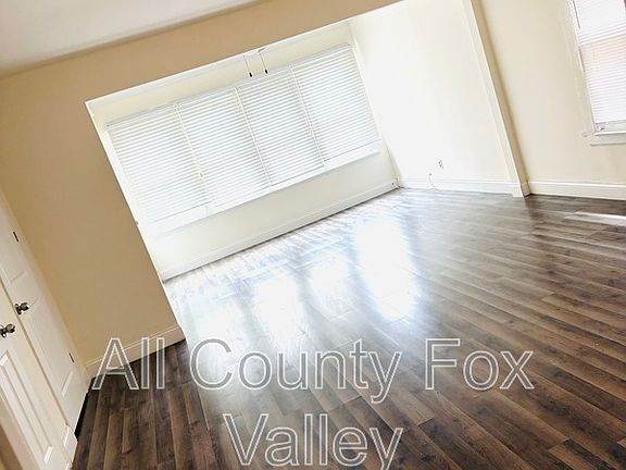 3rd image of 4202 N Sacramento Ave #2