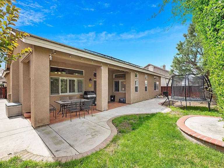 39510 Saint Honore Dr — Photo 6