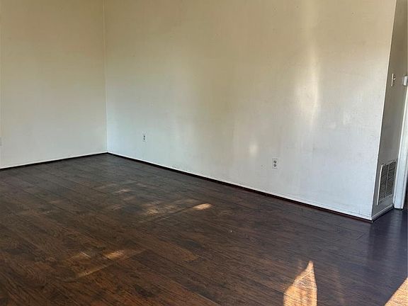 3rd image of 6438 S Harlan Way