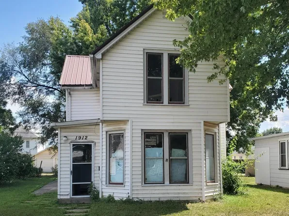 1912 Avenue #G, Fort Madison, IA 52627