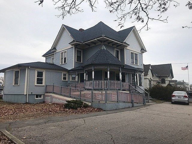 1st image of 496 Pontiac Ave