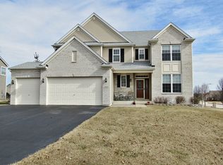 2401 Moutray Ln, North Aurora, IL 60542