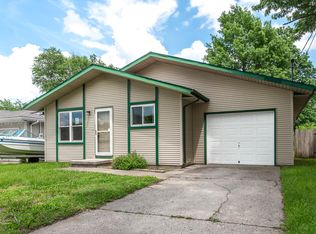 2728 N Summit Ave, Springfield, MO 65803