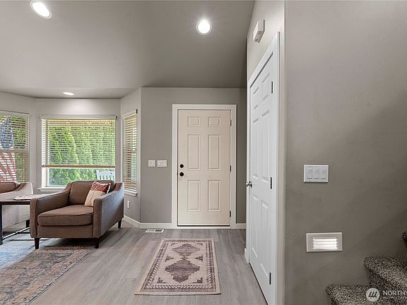 5th image of 2562 Fancher Heights Boulevard