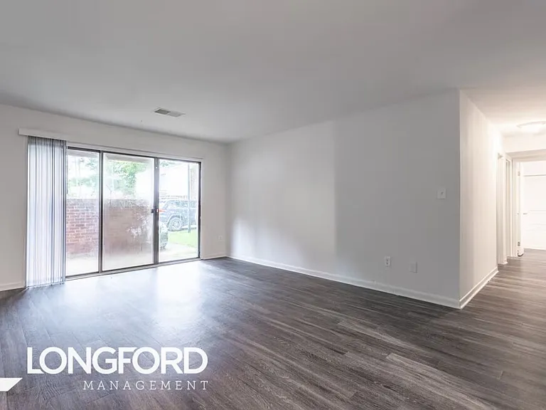 Sonoma Woods Apartments — Photo 24
