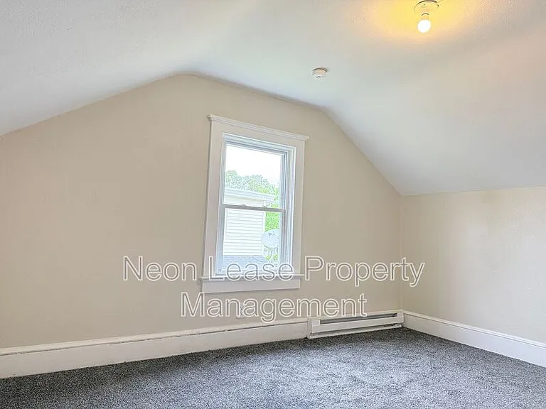 102 Montgomery St — Photo 7