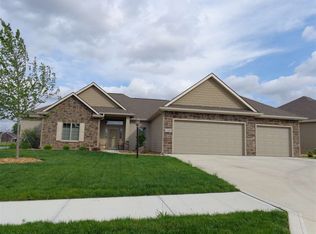 11420 Blue Sparrow Ct, Fort Wayne, IN 46845