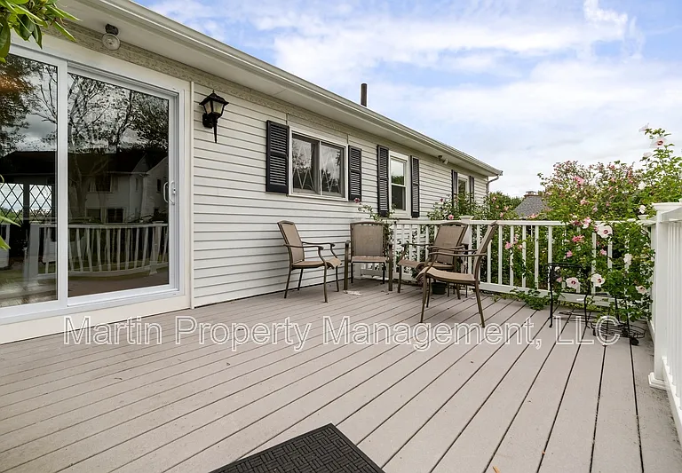 124 Cambridge St — Photo 14