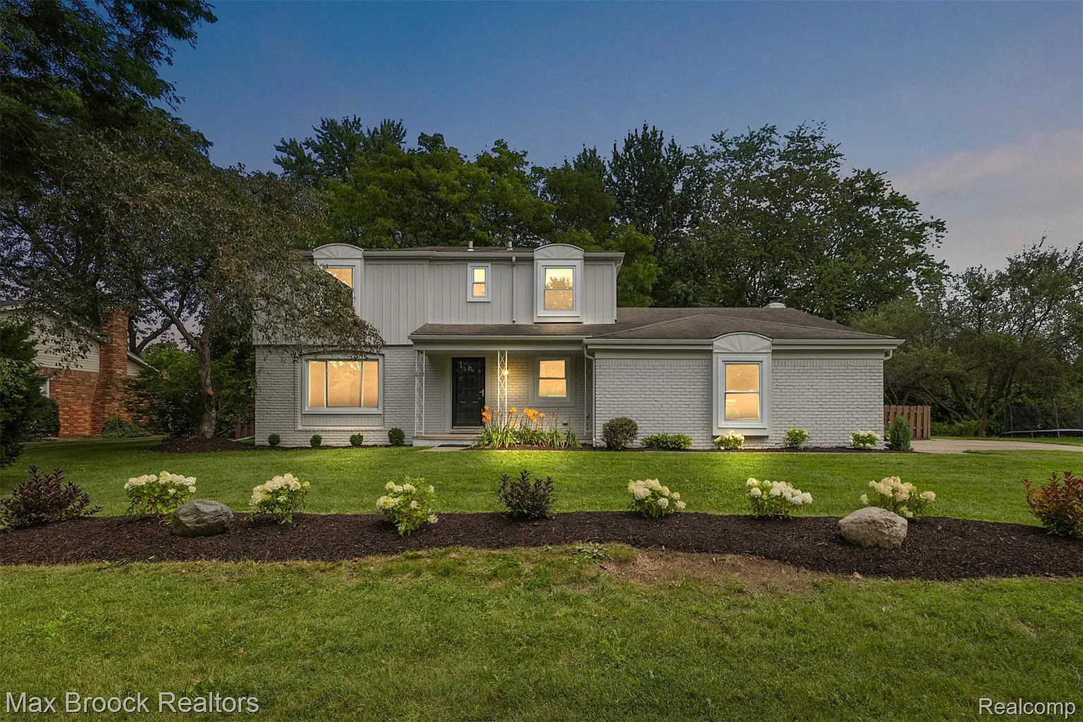 5362 Hertford Dr photo 1