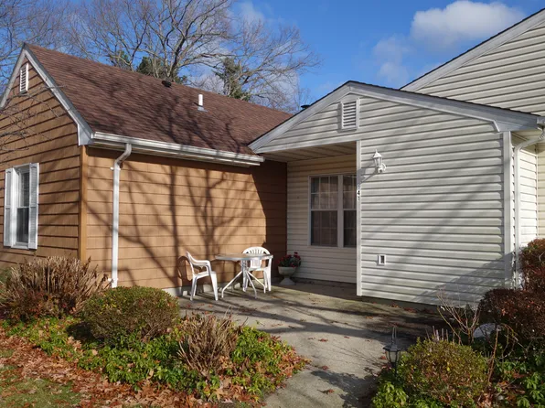 141 Revere Dr, Sayville, NY 11782