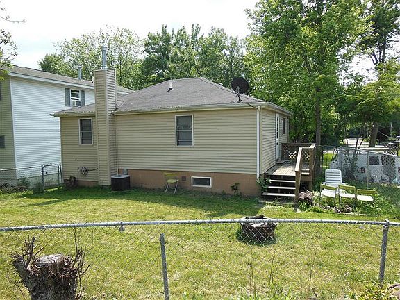 3rd image of 8704 Truman Cir