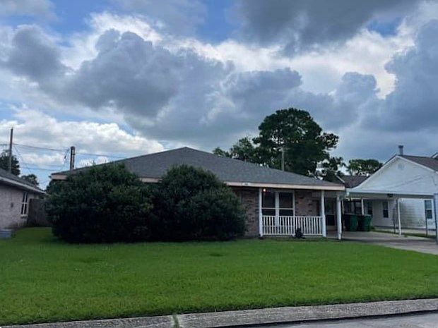 1st image of 96 River Point Dr