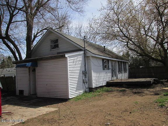 5th image of 407 E Whittier St