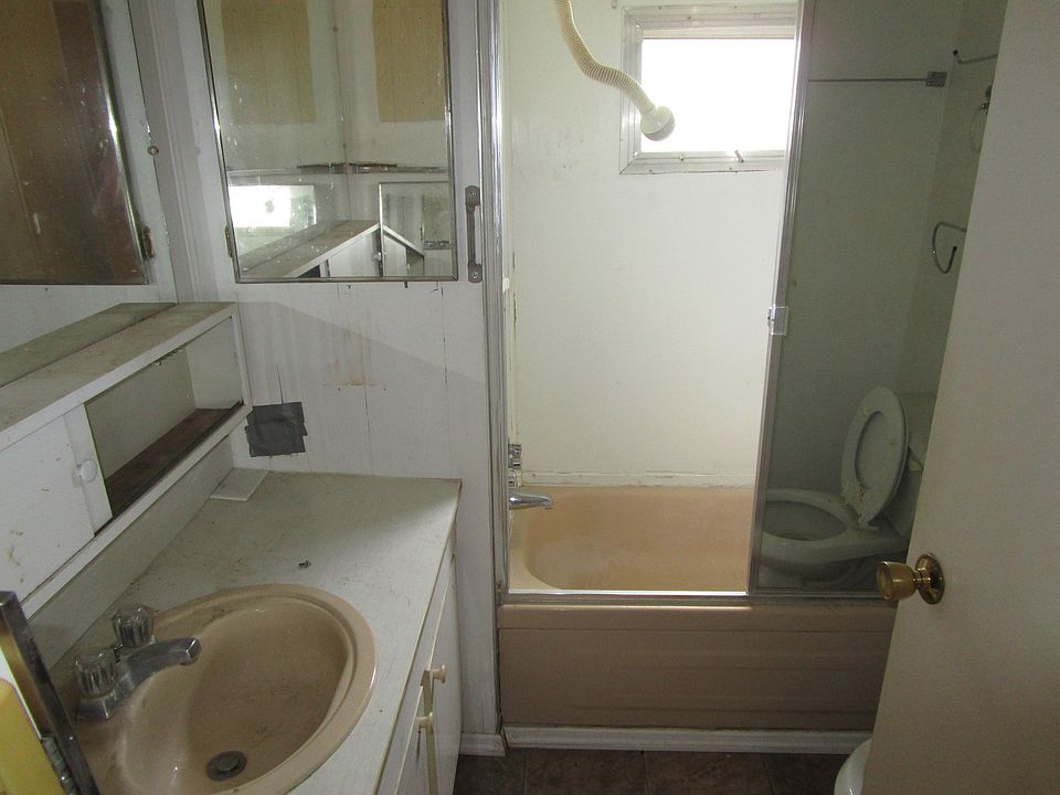 1st image of 101 Hill Cir