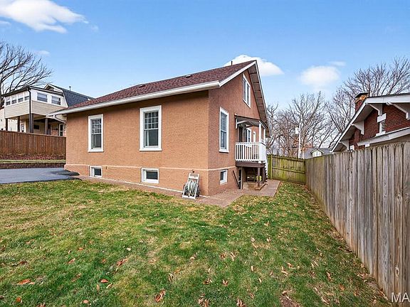 2nd image of 412 Greeley Ave