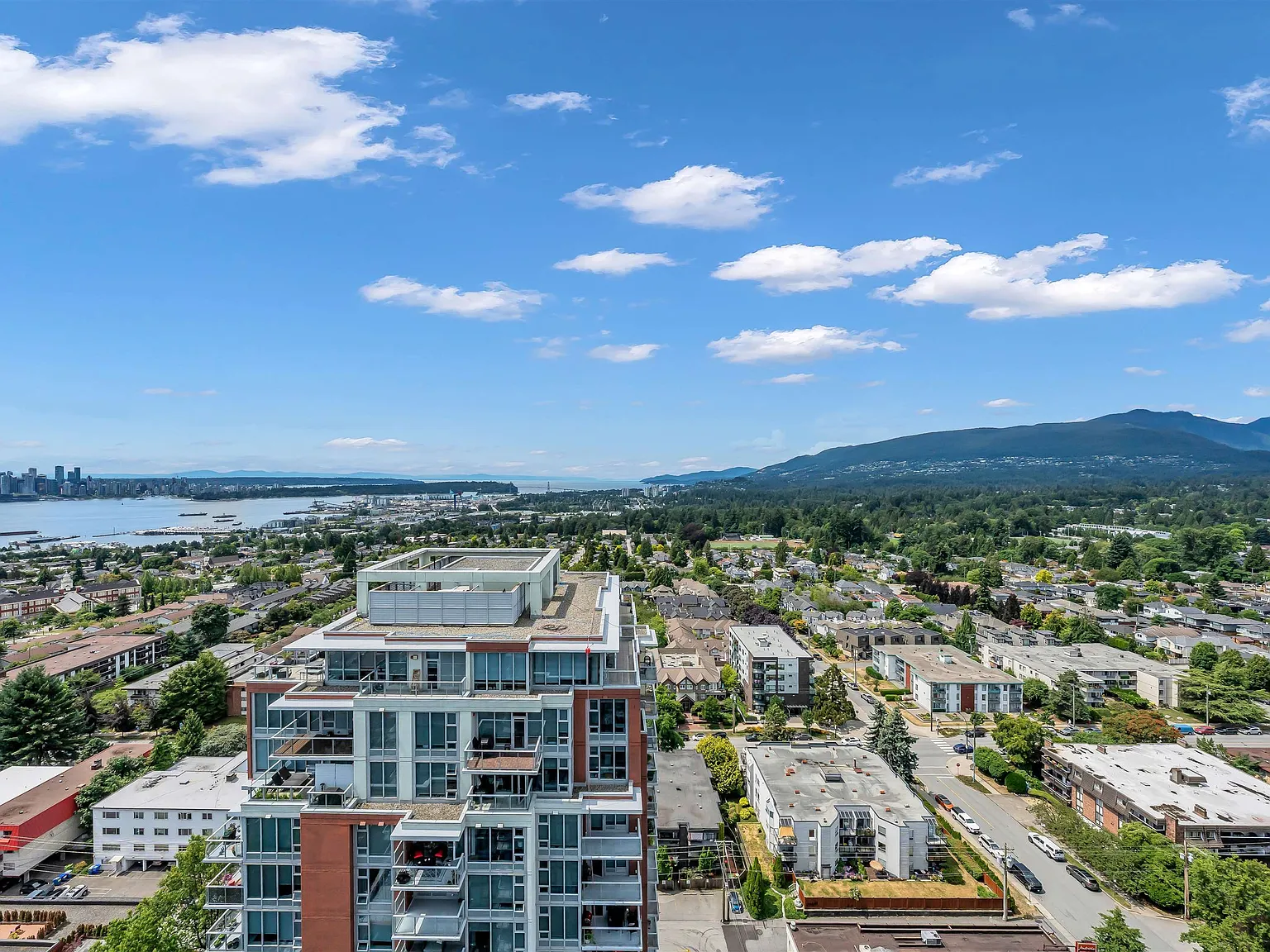 2 bed, 965 sqft, $4,480 — Photo 1