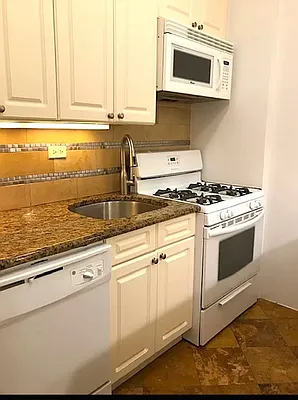 Rented by CitySites Real Estate Group | media 1